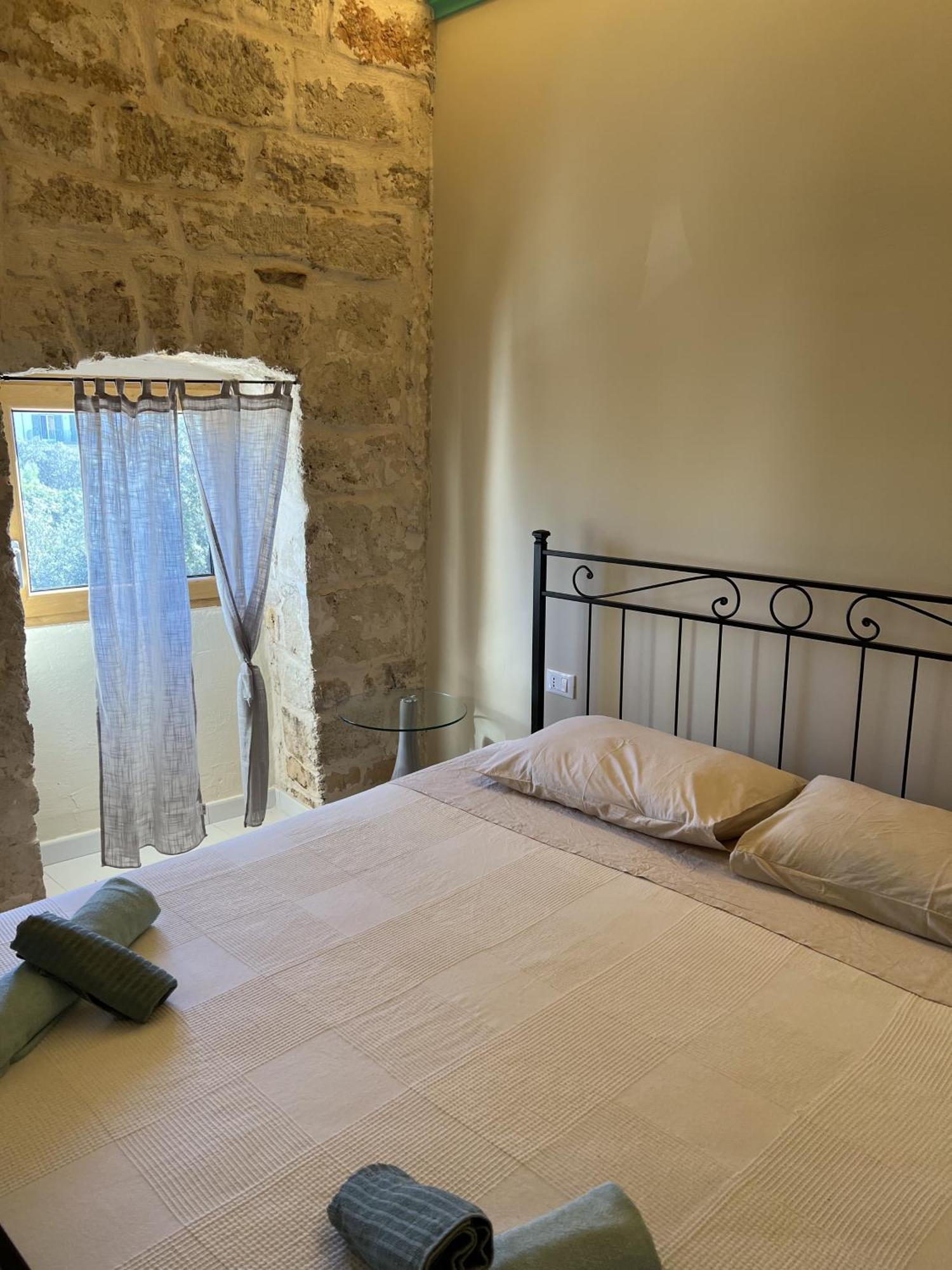 Intra Moenia Bed & Breakfast Бишелие Екстериор снимка