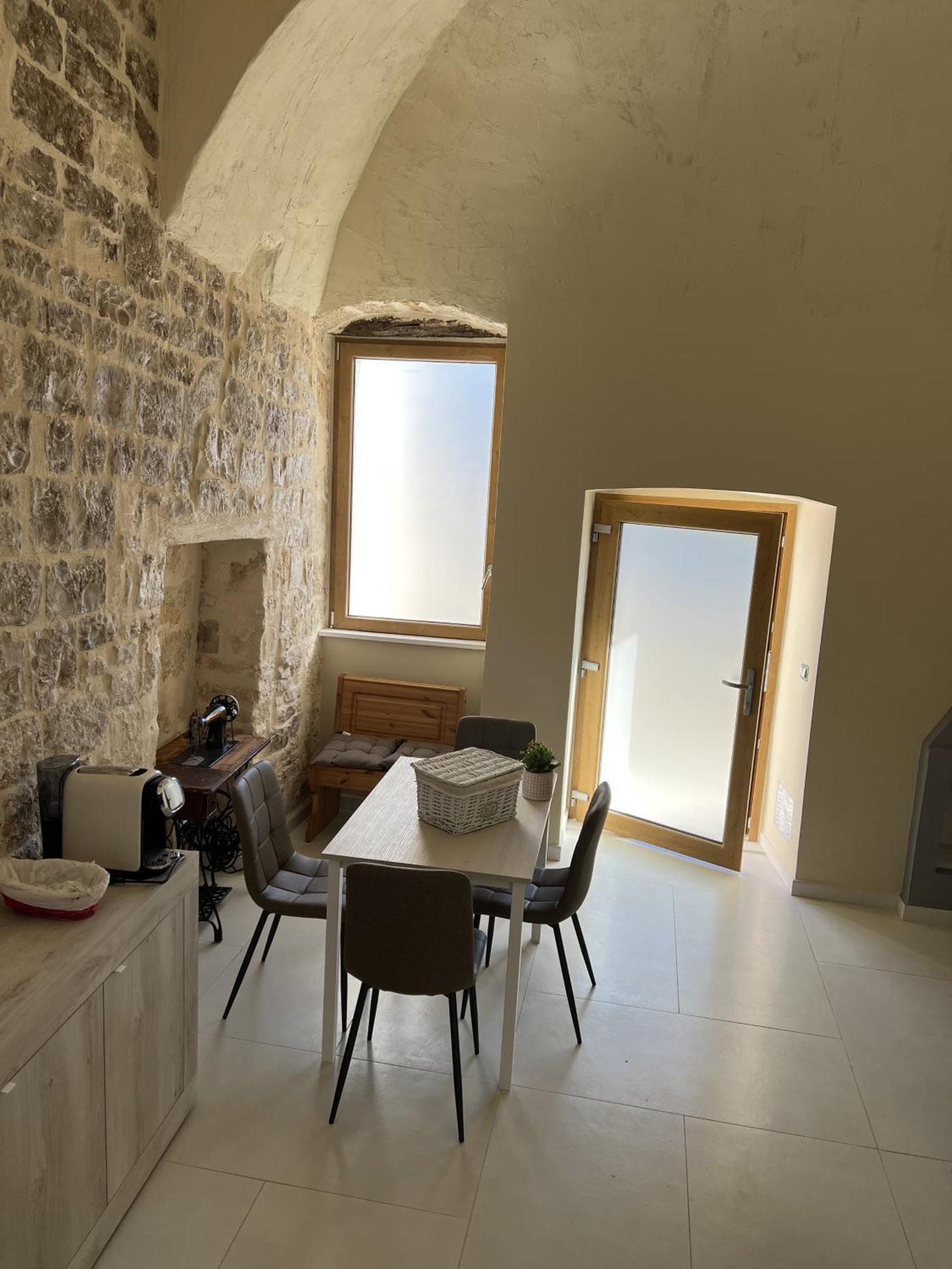 Intra Moenia Bed & Breakfast Бишелие Екстериор снимка