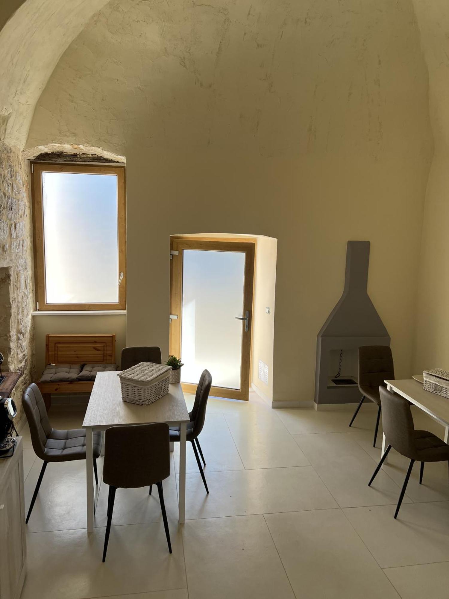Intra Moenia Bed & Breakfast Бишелие Екстериор снимка
